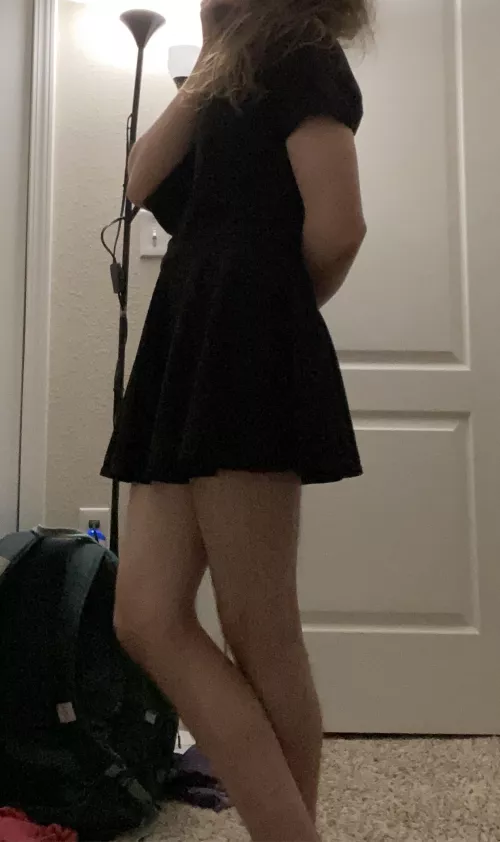 I like wearing croptops+skirts by CarterNotSteve