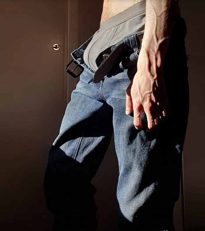 I liked the lighting in this one 😇 posted by MasterpieceNo6802