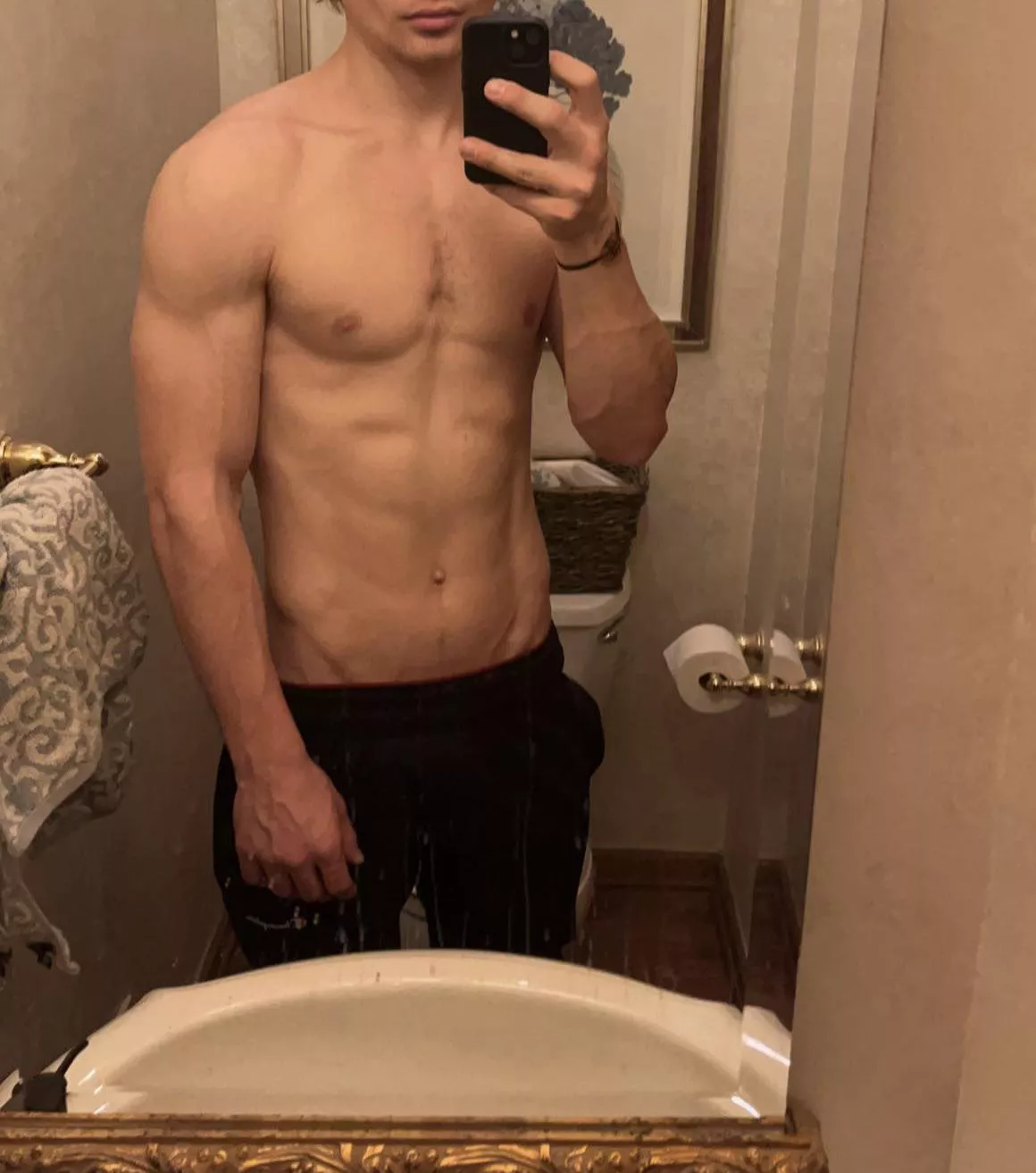 I look like if the statue of David had a huge cock posted by coltonscock