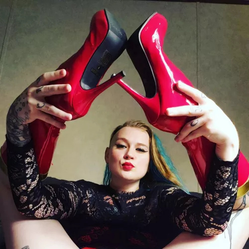 I looked good in these by Queenfrostbitten