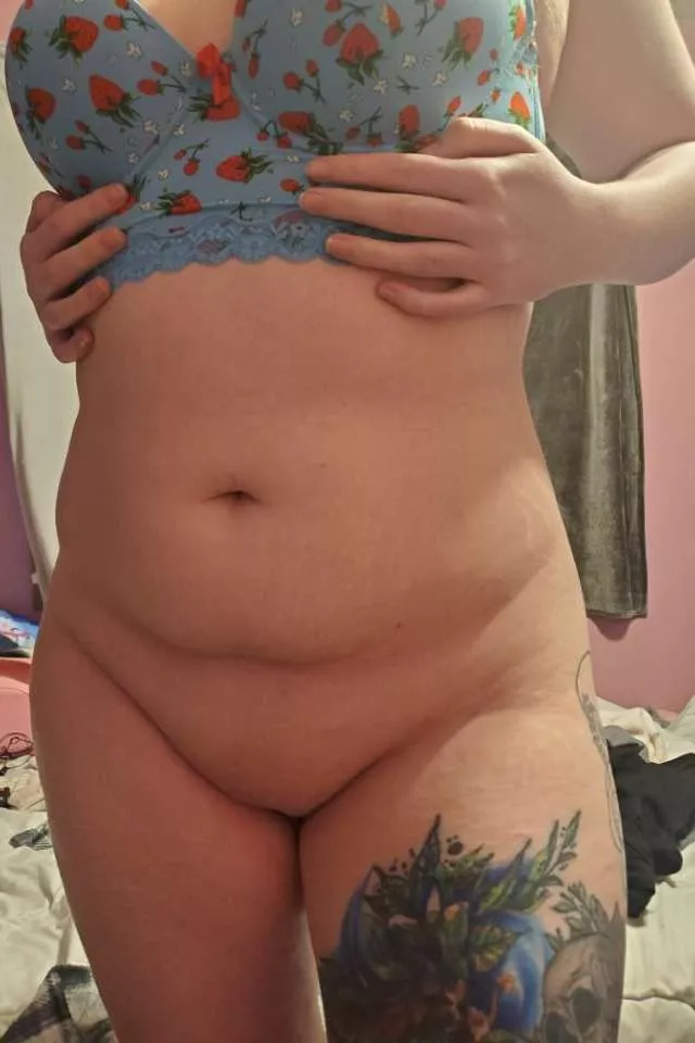 I lost the bottoms to my set. Oh well🤷‍♀️ posted by HotxDemonxBitch