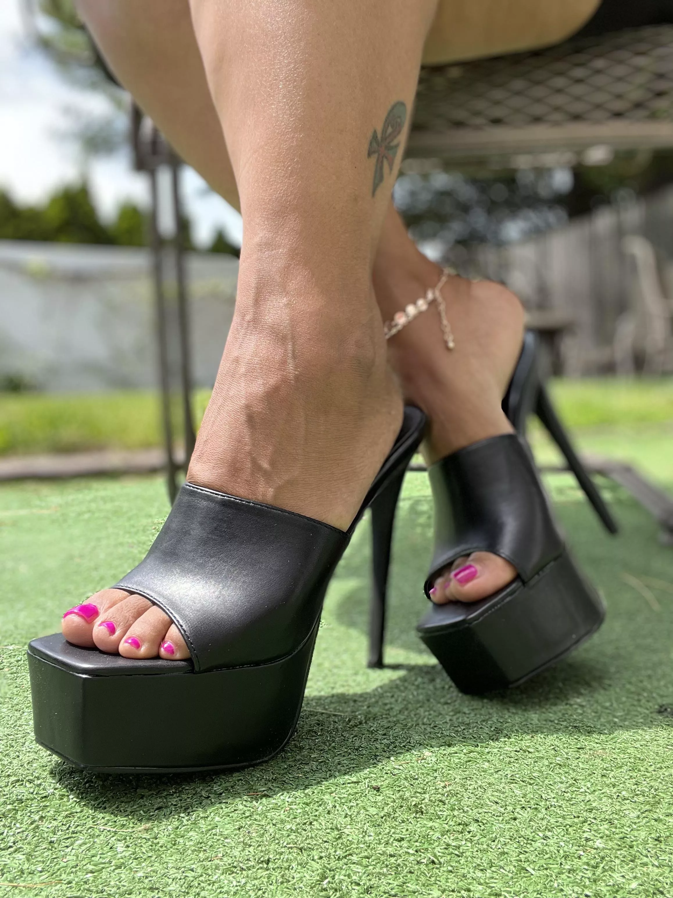 I love a good platform posted by MiaCrackedSoles