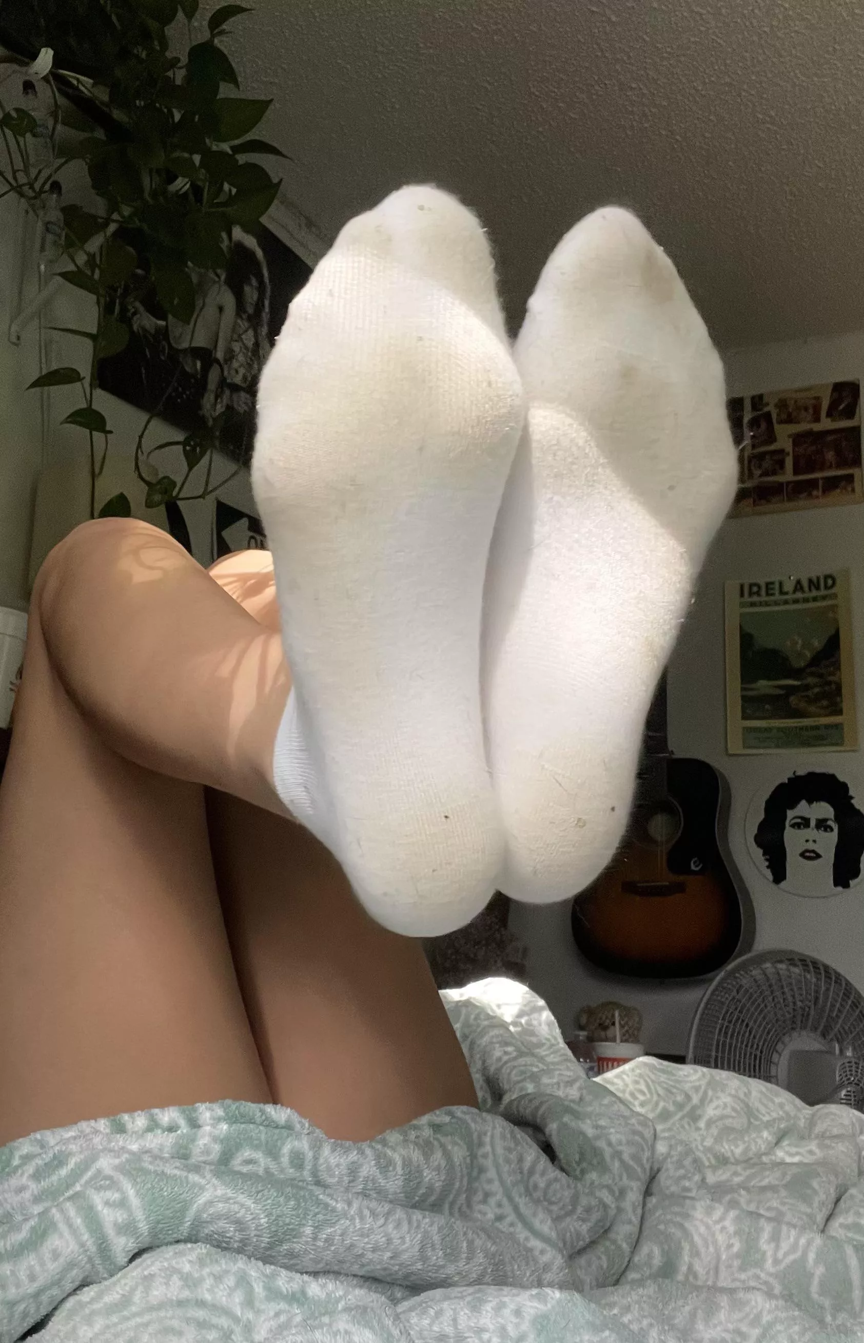 i love being able to see a perfect outline of my feet in my white socks hehe posted by babygirlfeet89