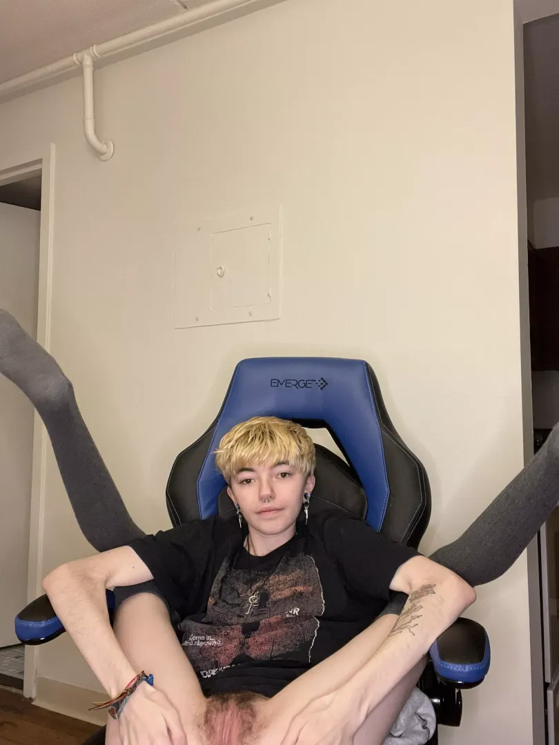 I love being flexible😊 posted by ERASEDWeeaboo