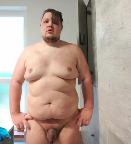 I love being naked in the gym dressing room by toxryu