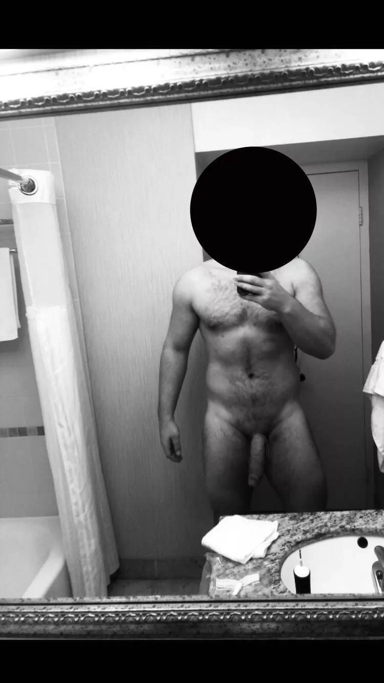 I love getting my softie sucked on posted by hungwhitec0ck