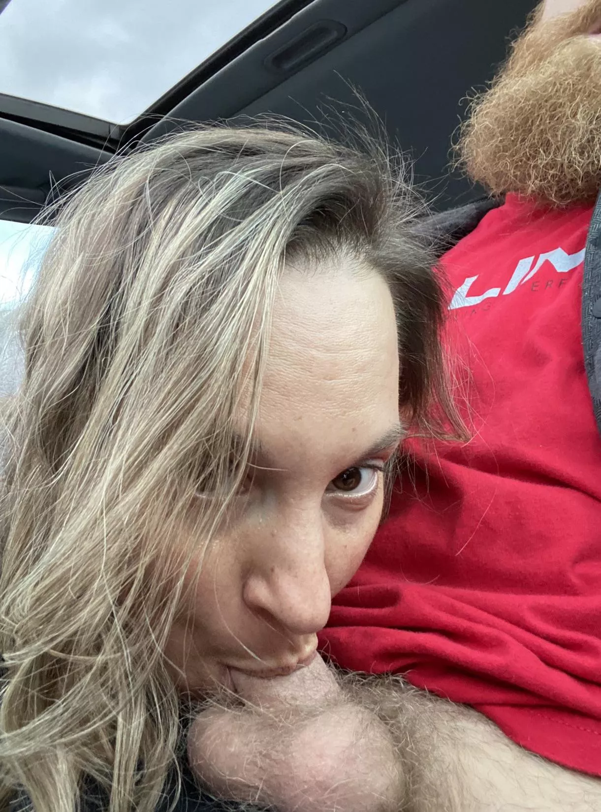 I love giving my husband a blowjobs in the parking lot. Wondering how many people saw us? 😈 posted by MilfWife83