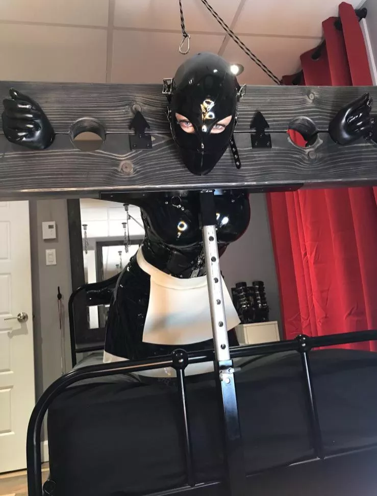 I love heavy bondage! posted by latex_cinderella
