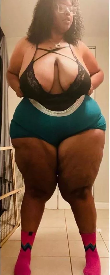 I love her shape posted by Head_Practice1796