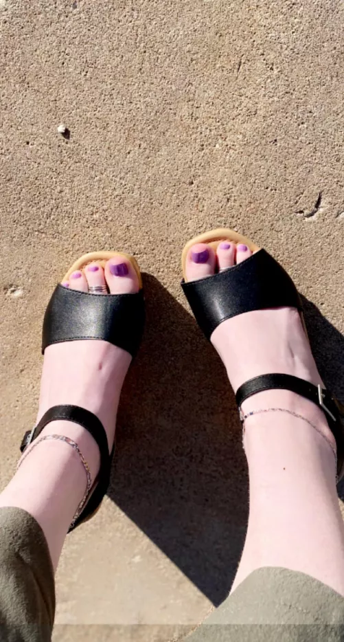 I love how feet look in heels by cpgig