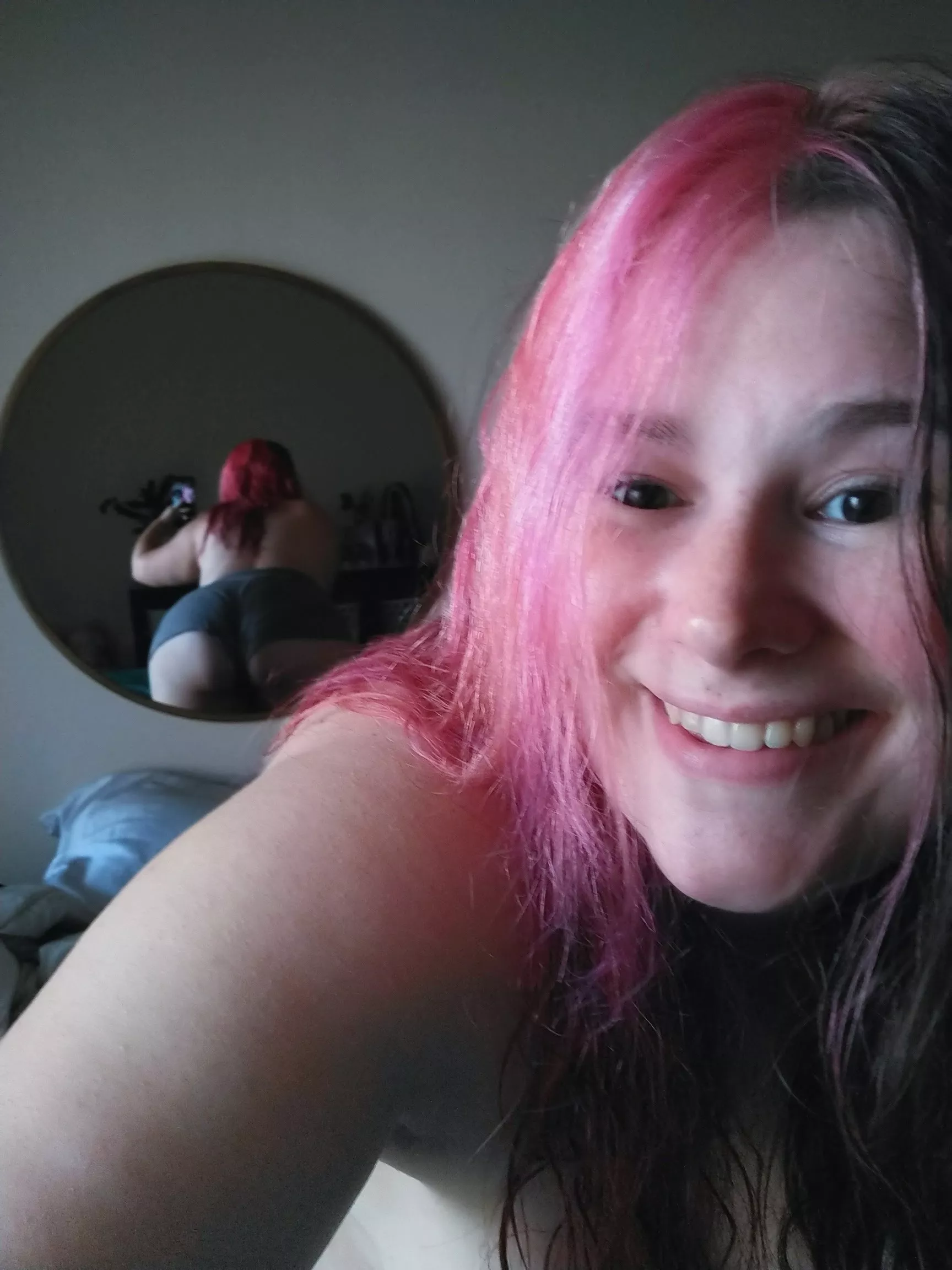 I love how my ass looks in this mirror 😍 posted by Pleasant_Cabinet_554