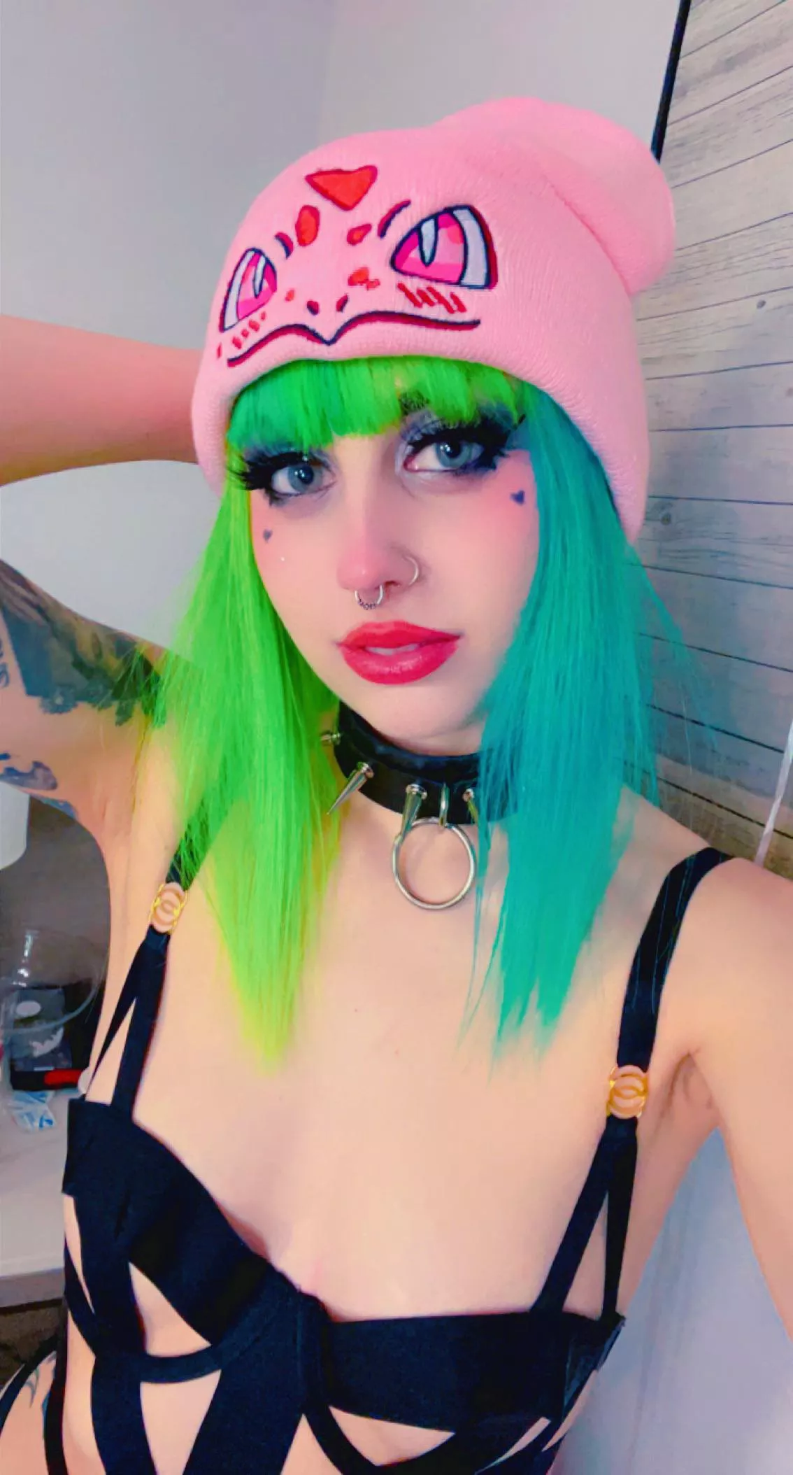 I love how neon my hair looks in this picture!! posted by aesthel