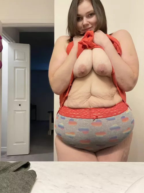 I love hugging my saggy tits. Don’t you just want to play with them? by bettygoesrawr