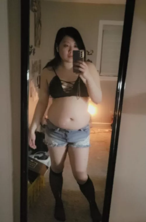 I love knee highs, once my belly gets toned, hoping to put together a nice race outfit by gentlelilypad