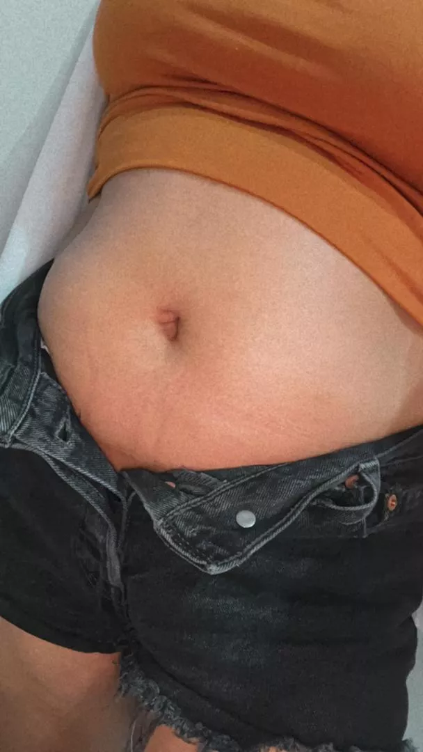 I love my belly but I want to get bigger 🤩 posted by cutie-foodie