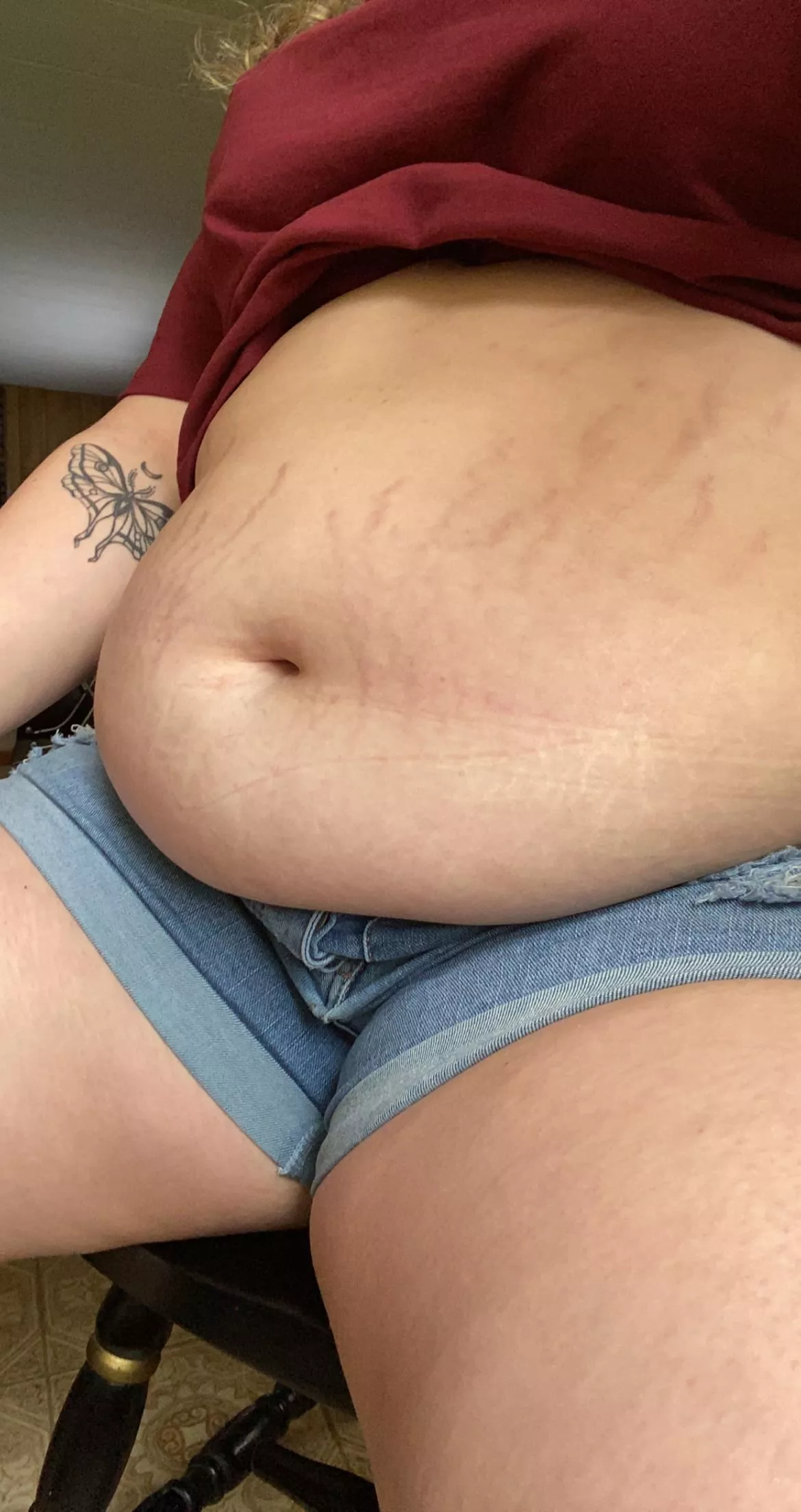 I love my big soft belly 💖 posted by curlysuccubus