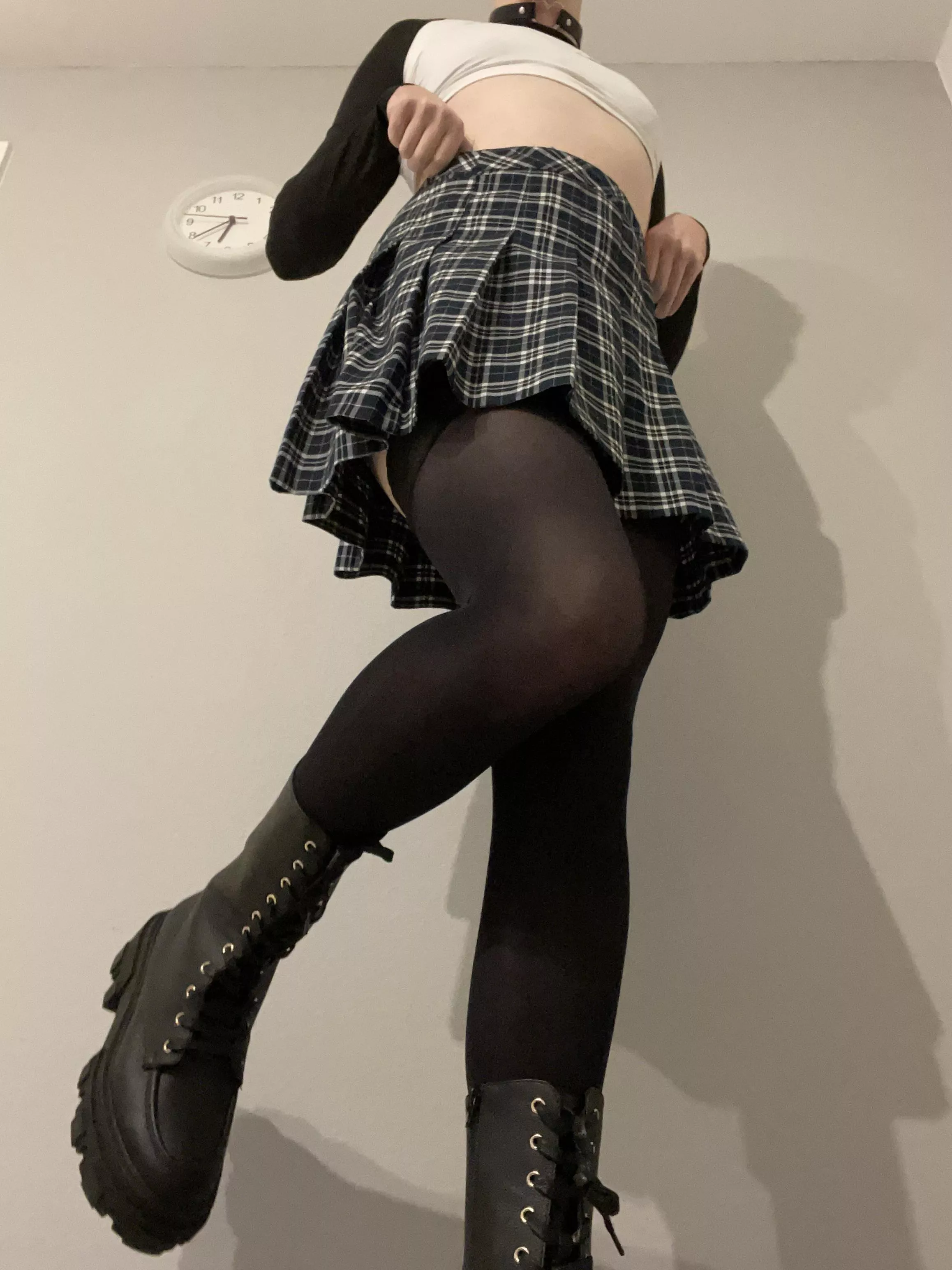 I love my new boots, hope you like em too 🥰 posted by Hanna-Femboy