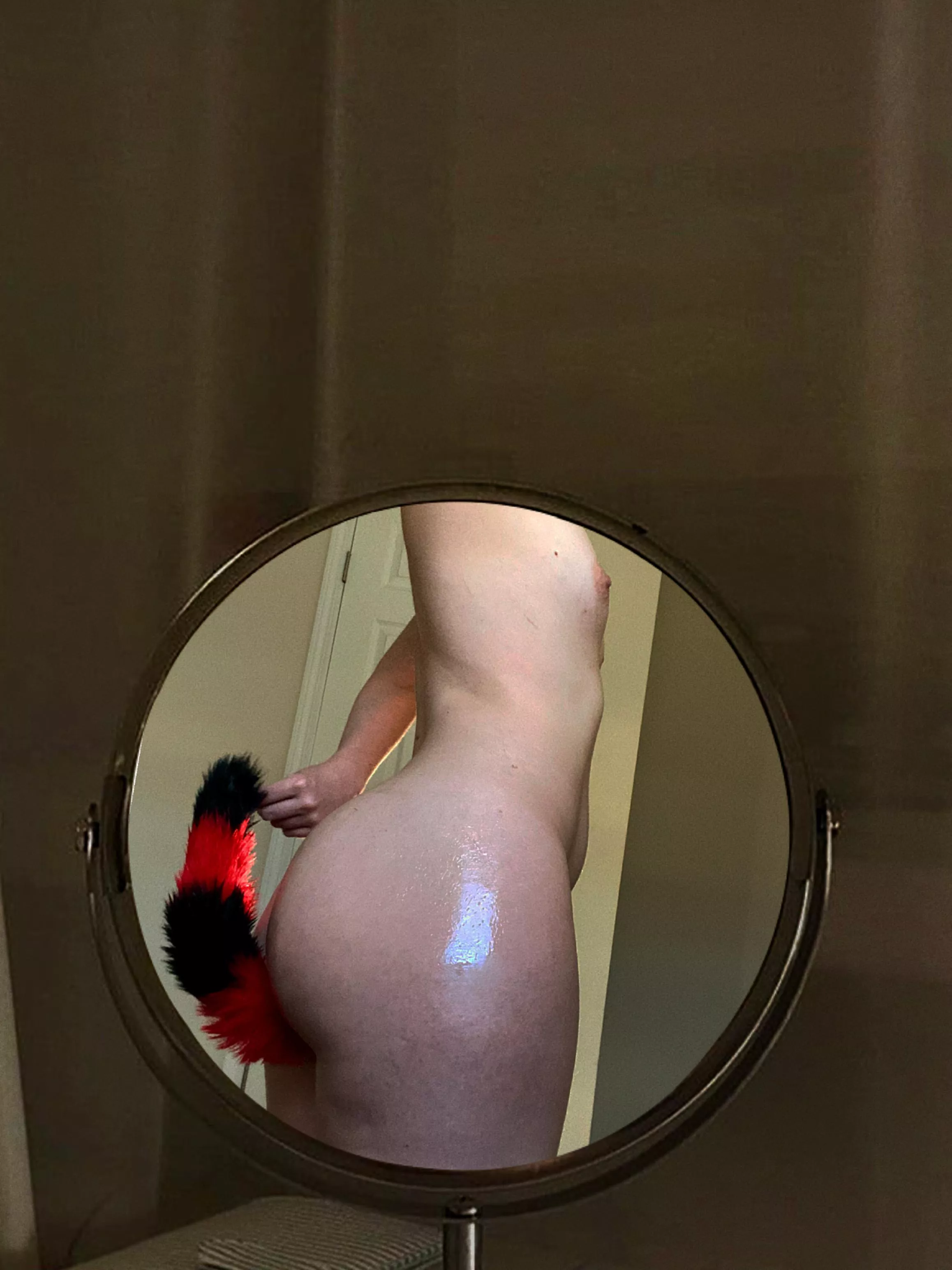 I love my tail 💖😜 posted by thiccpixiexxx