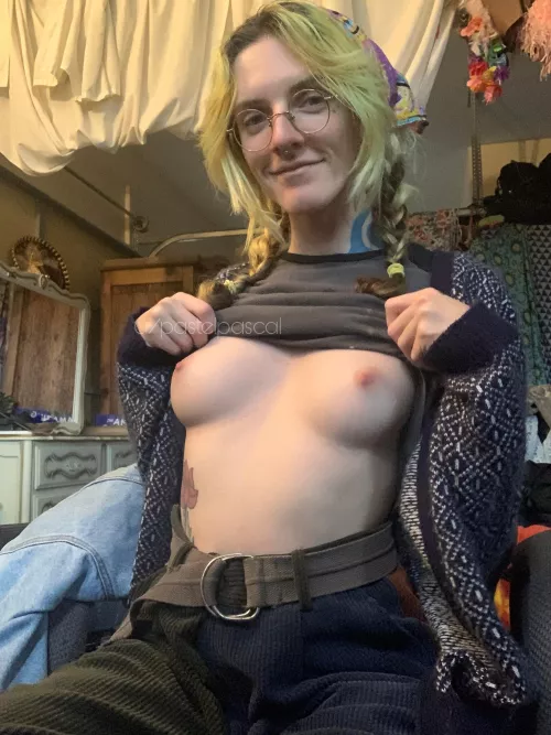 I love my titties 🥰 by pastelpascal