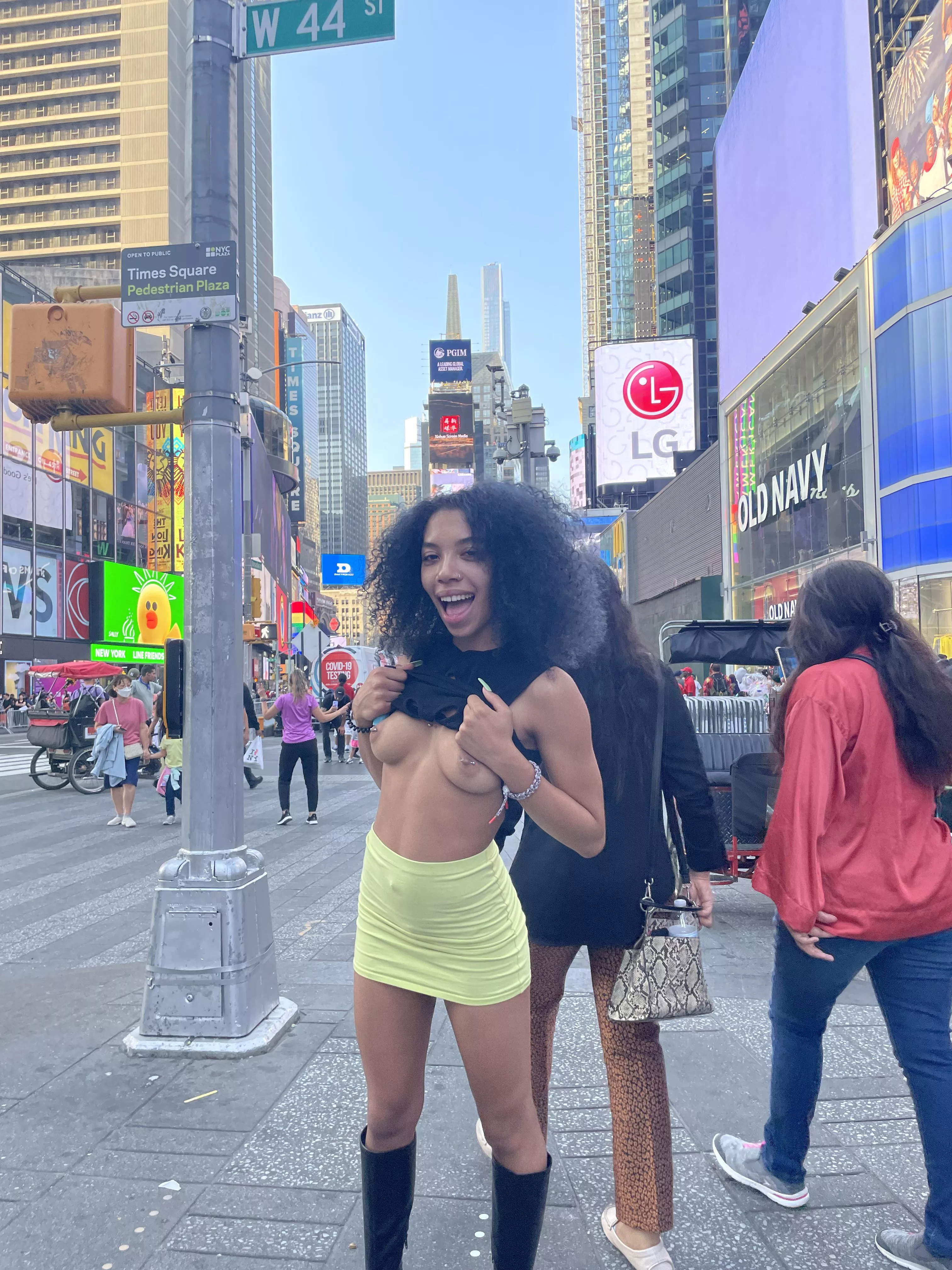 I love nyc <3 posted by nastymarz