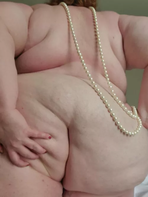 I love pearls. by NaNutterbutter33