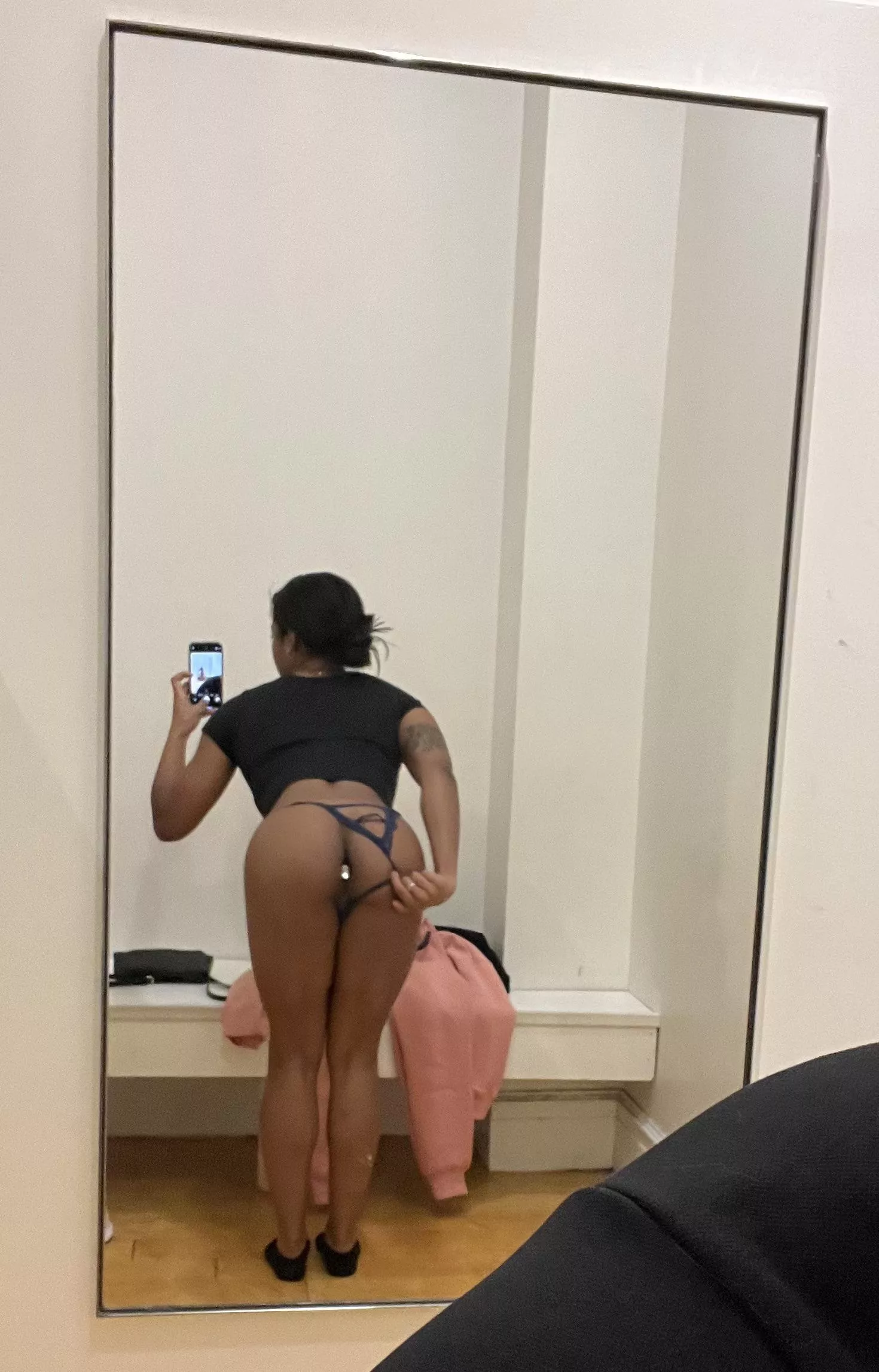 I love playing with my ass at the mall posted by JuicyyyJ4