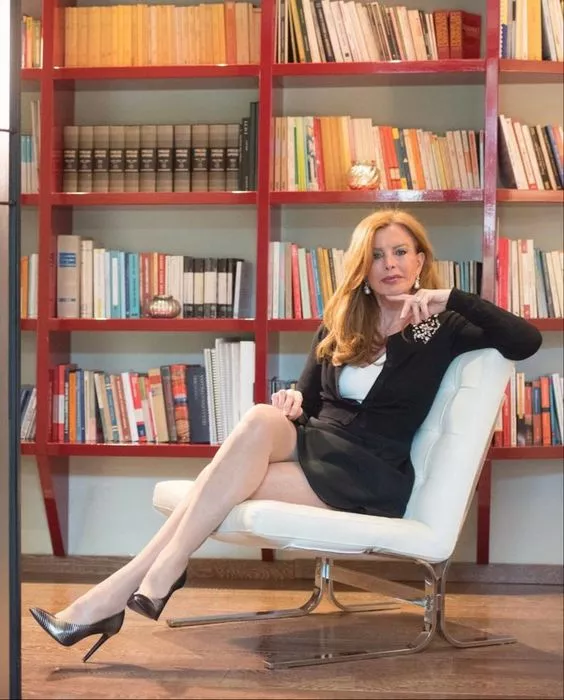 I love seeing Gilfs dress like this. So sexy. posted by Kyle_Singer