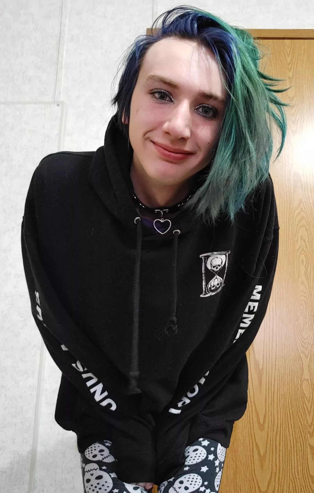 I love that messy side of everyone they are too scared to show! Memento Mori! posted by Mariana--Trench