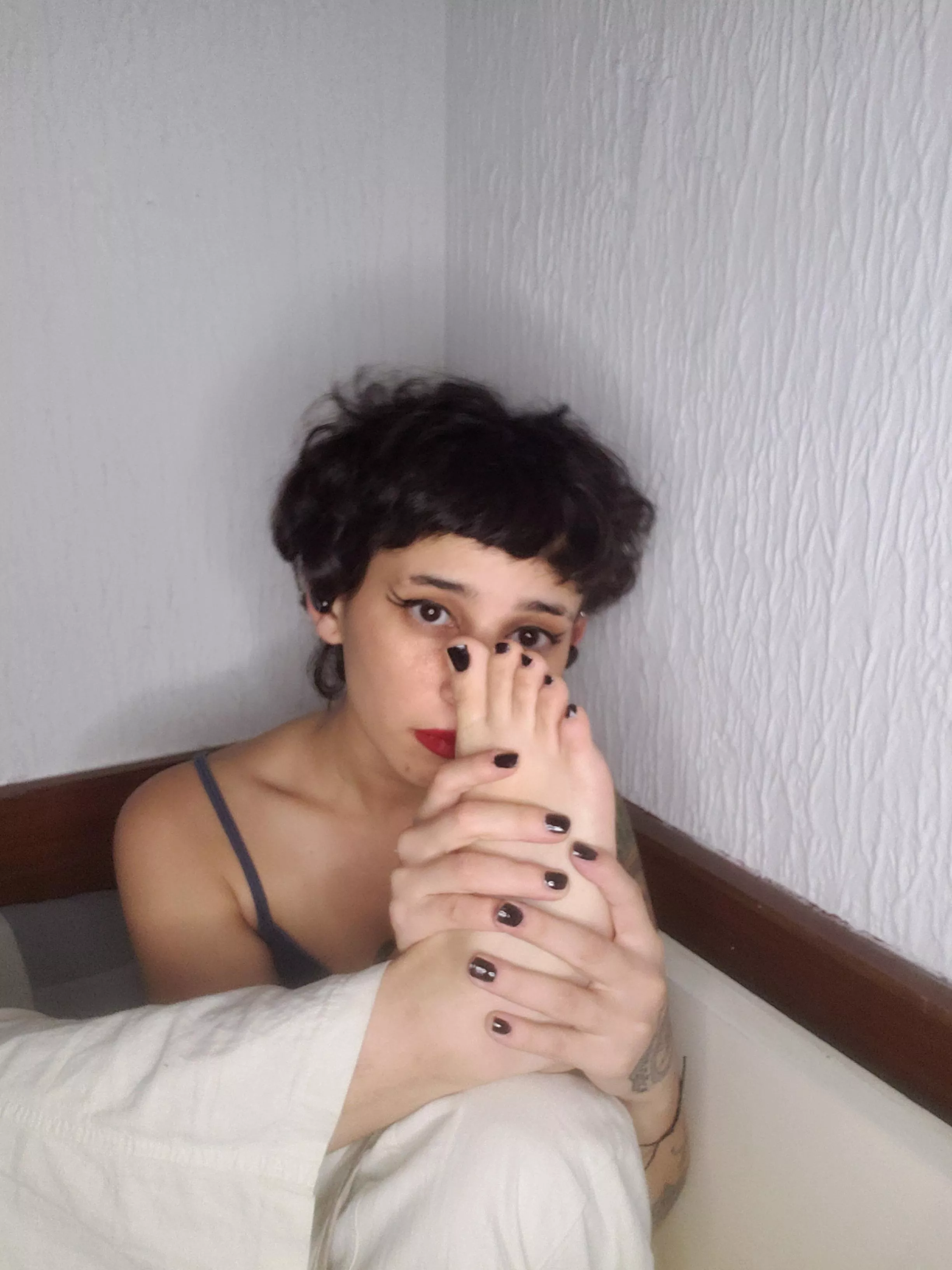 I love the color black, is it noticeable? 👀 posted by sweethoneybunny33