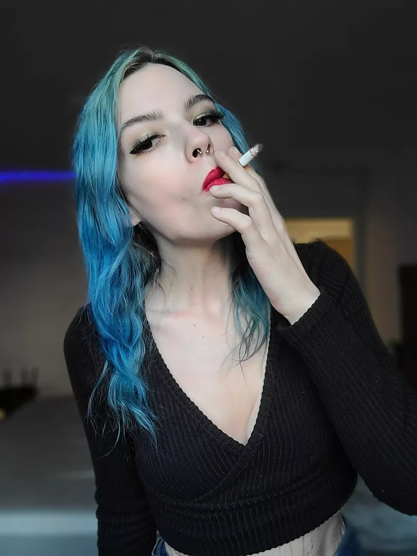 I love the way my cheeks suck in while I take a drag posted by miss_slytherin13