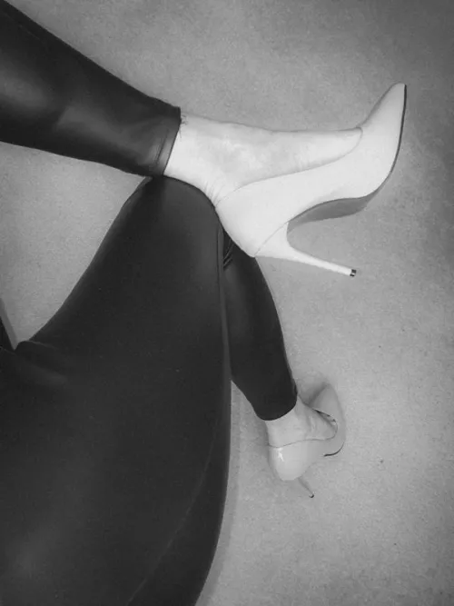 I love these heels! 😍 Fit me so well. by NikkiM2828