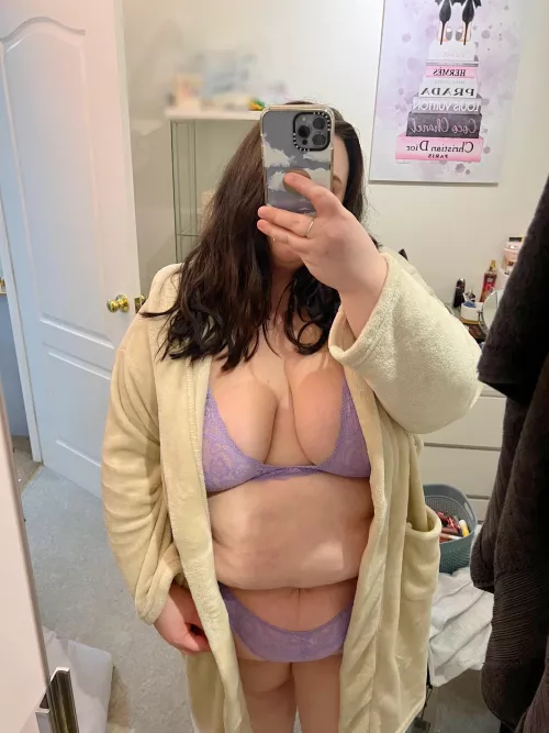 I love this lingerie set 😍 by Busy-Cabinet-5479