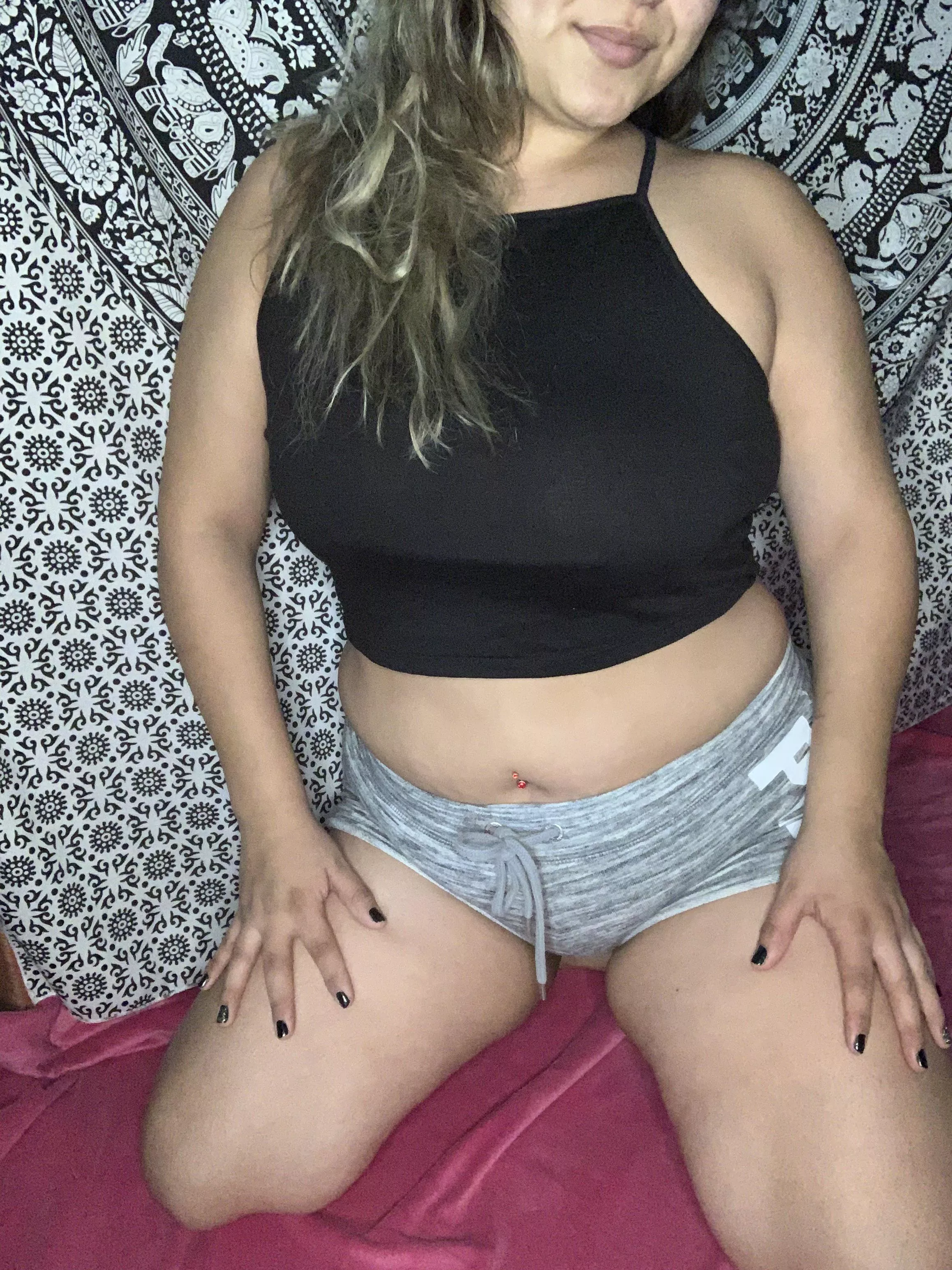 I love to be on my knees 😈🤫 posted by Frisky_Couple69