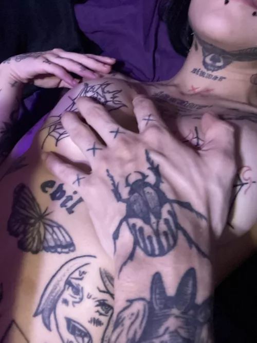 I love to look so delicate, break me by VennusSativa