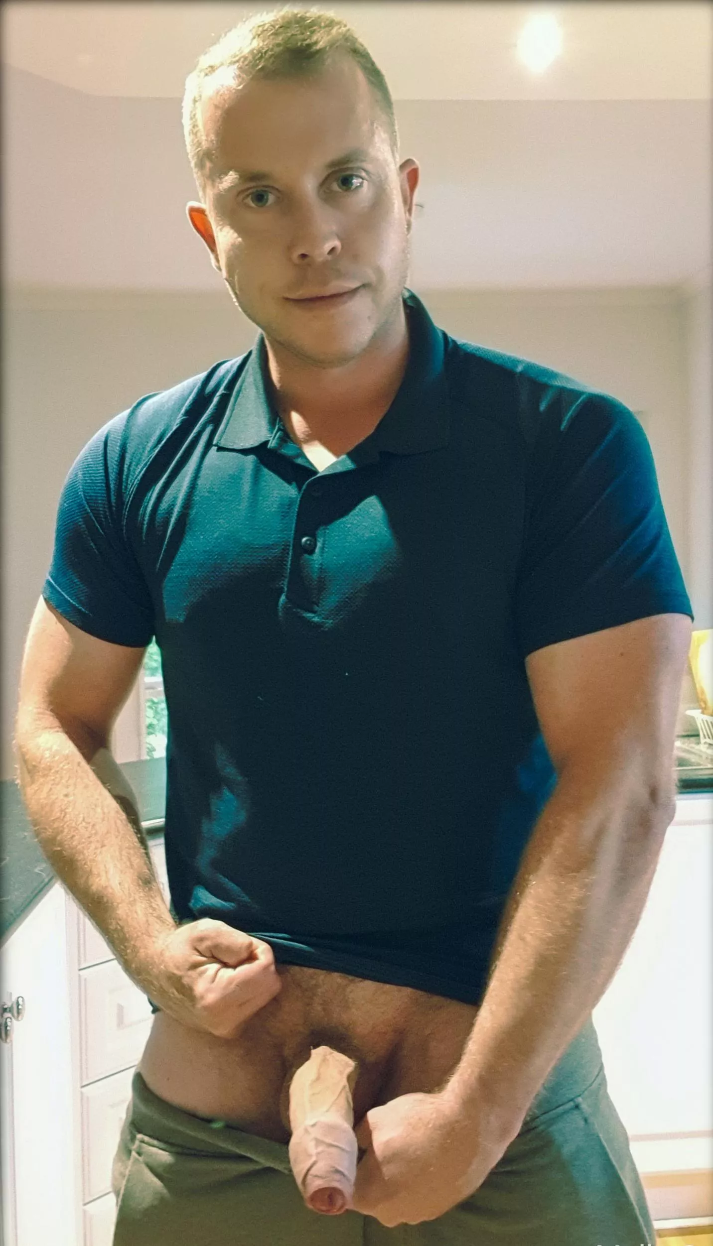 🇦🇺 I love to show off when the wife isn't home posted by GamerGyBenny