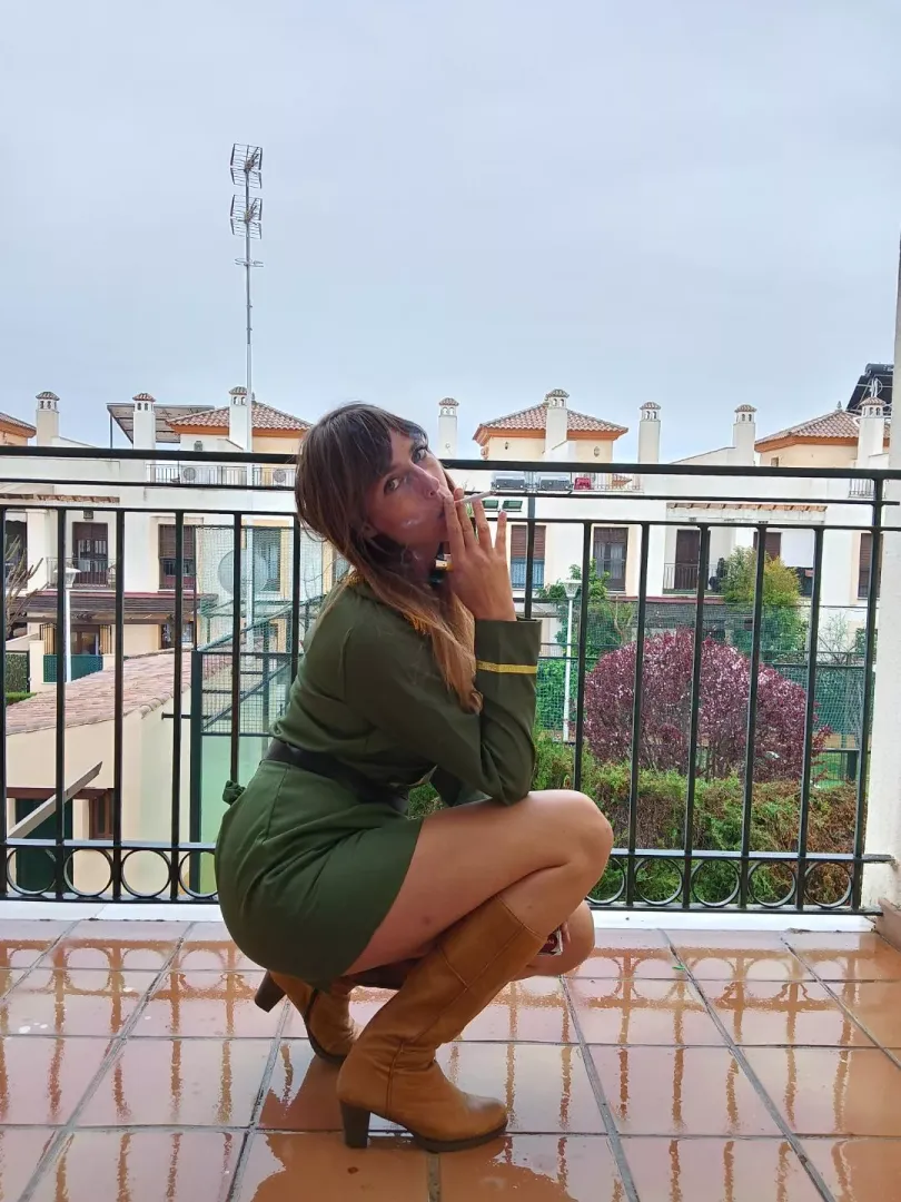 I love to smoke after sex posted by WestWife85
