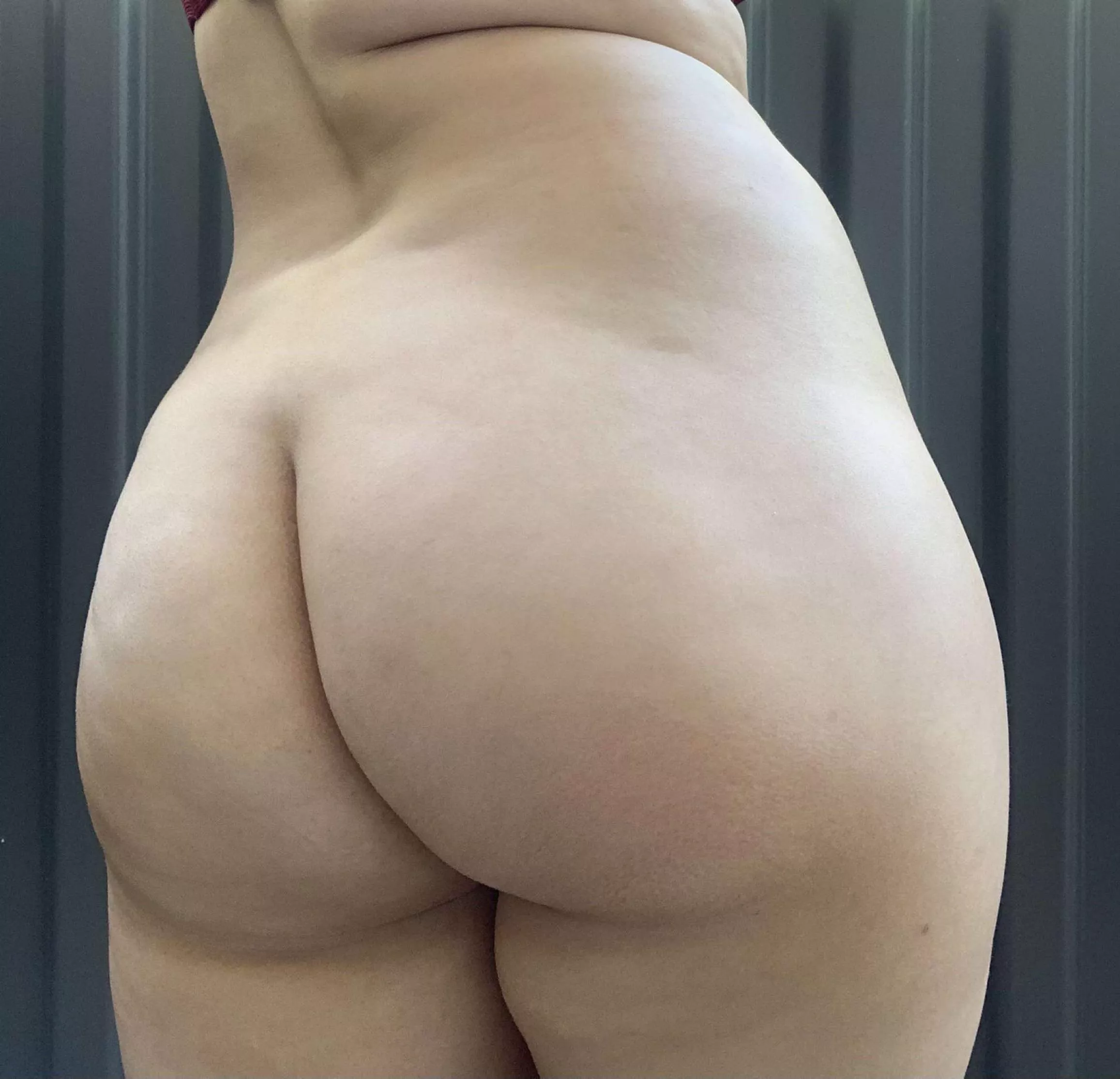 I love walking around outside with my ass out posted by evieforrest