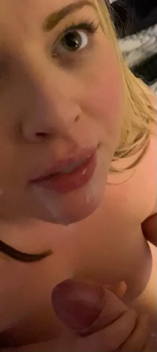 I love warm cum in my mouth💦😈 come tell me where you want to cum on my only fans my link is in the comments💋 by MrMrsDickinsxxx