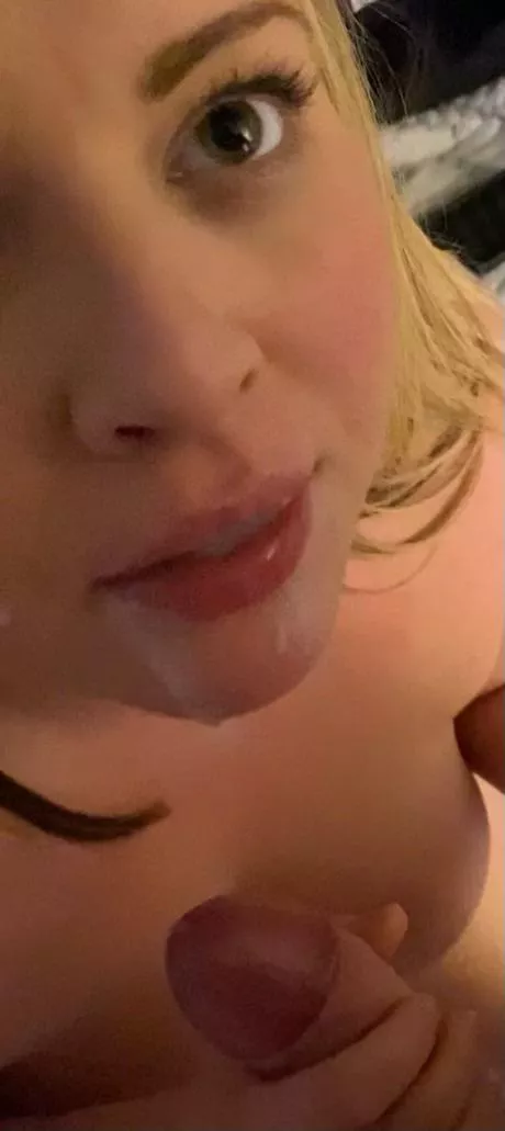 I love warm cum in my mouth💦😈 come tell me where you want to cum on my only fans my link is in the comments💋 posted by MrMrsDickinsxxx