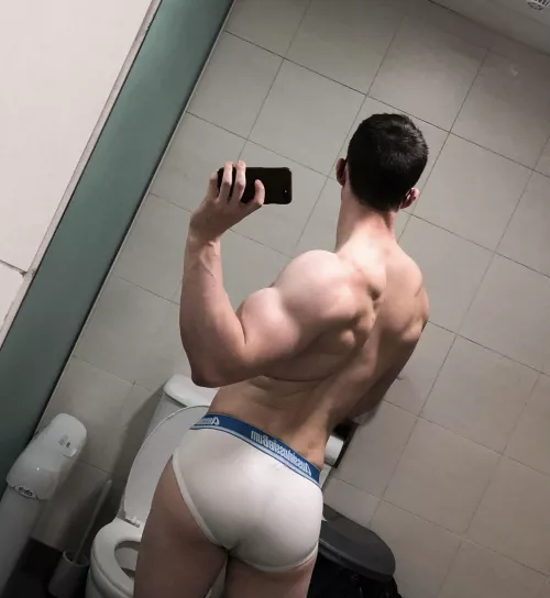 I love wearing my new underwear in the gym changing room 🍑 by whitestb0yalive
