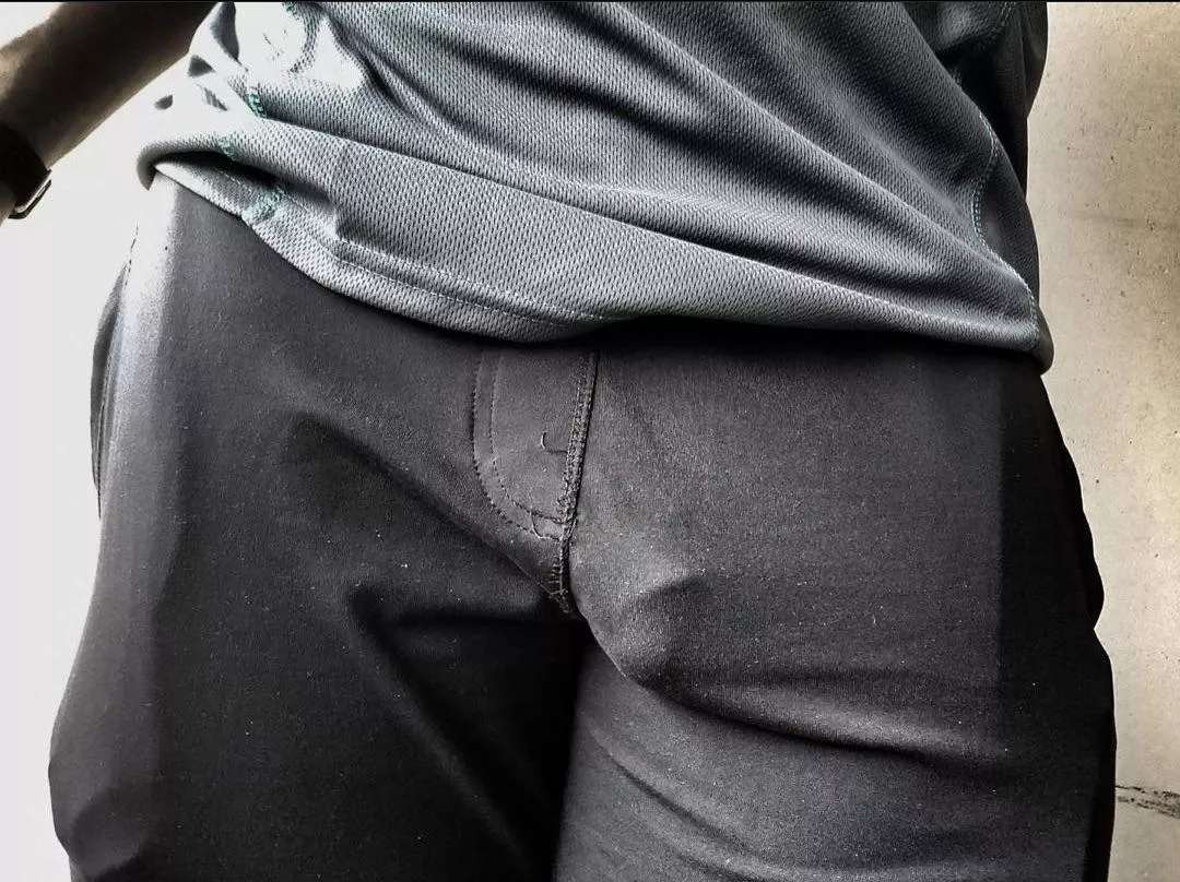 I love wearing these to the gym posted by blkbear86