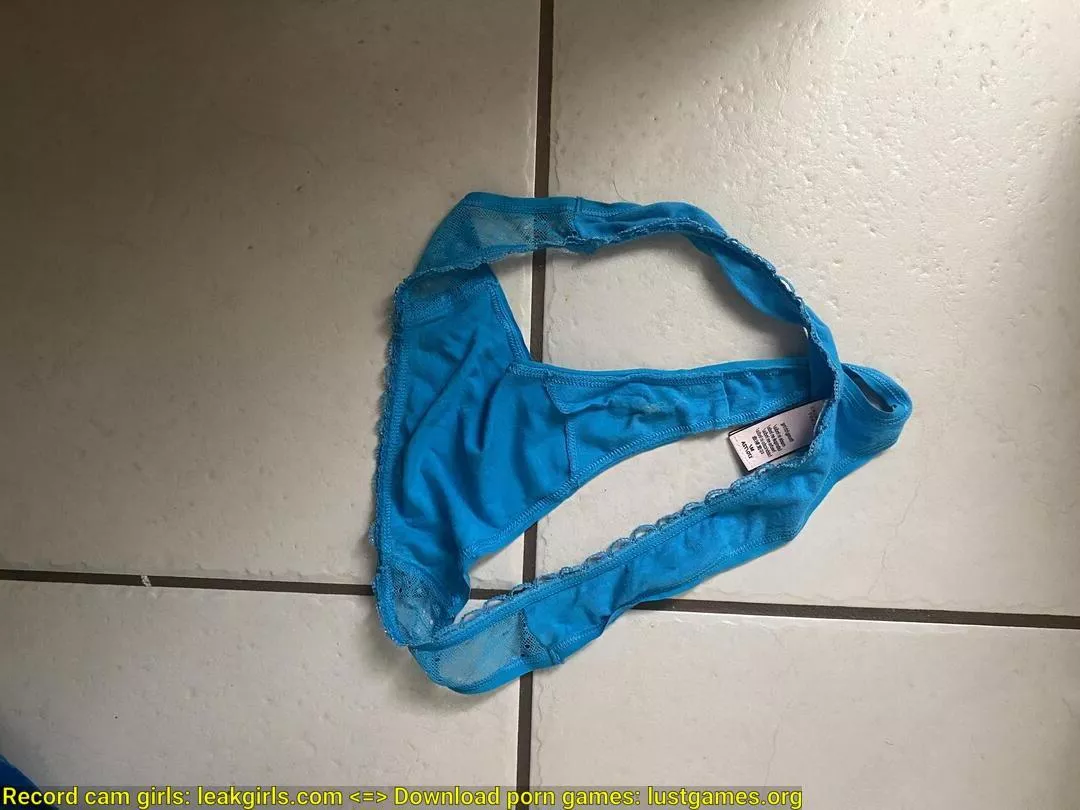 I love when familh comes into town for the holidays. These are my cousins wife’s panties. She’s such a clean person and her panties smelled literally sweet. posted by CommercialNo7905