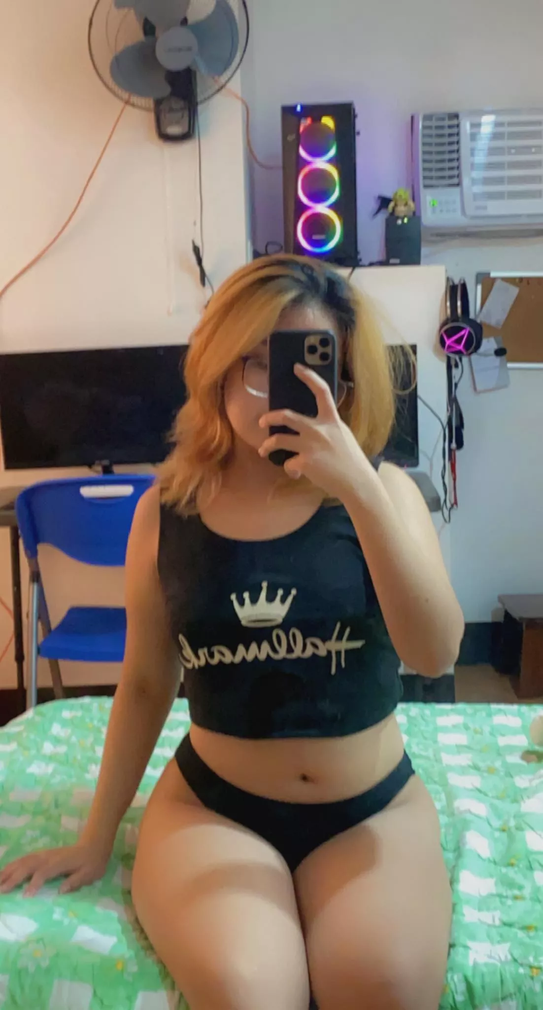 I may be a size xxsmall, but this pussy is one size fits all posted by Fancy_Revolution1939