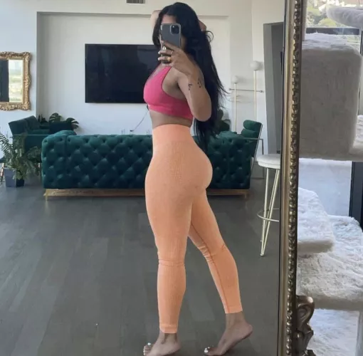 I mean… how could I not share this photo by NoMasterpiece636