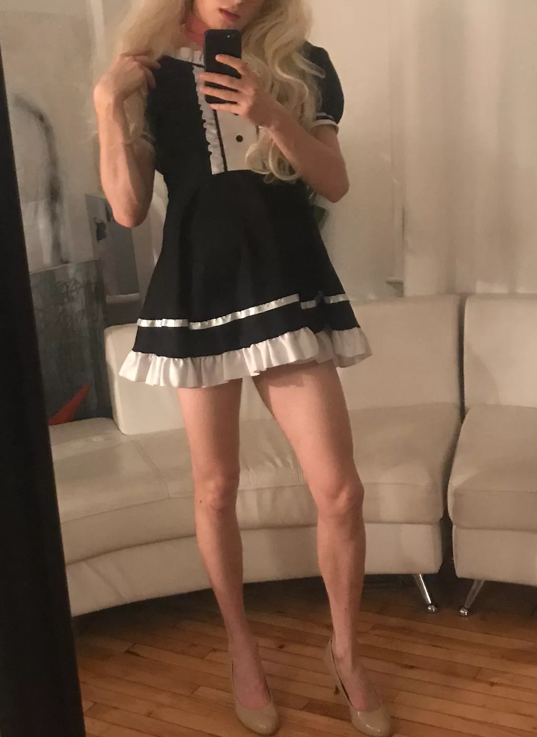 I might be over 6' tall in heels, but I'm a lot shorter on my knees... 💁🏼‍♀️ posted by xxxCallMeJolene