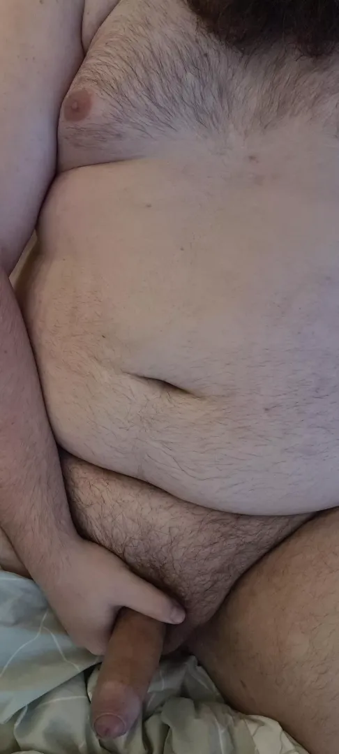I need a curvy girl to ride my beard posted by BritChub420