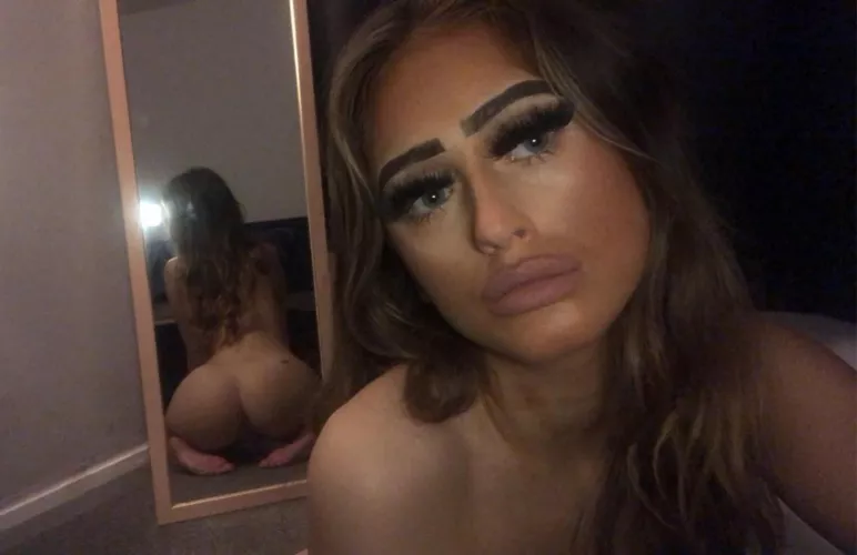 I need a foot rub👅💦 by Ava-leigh