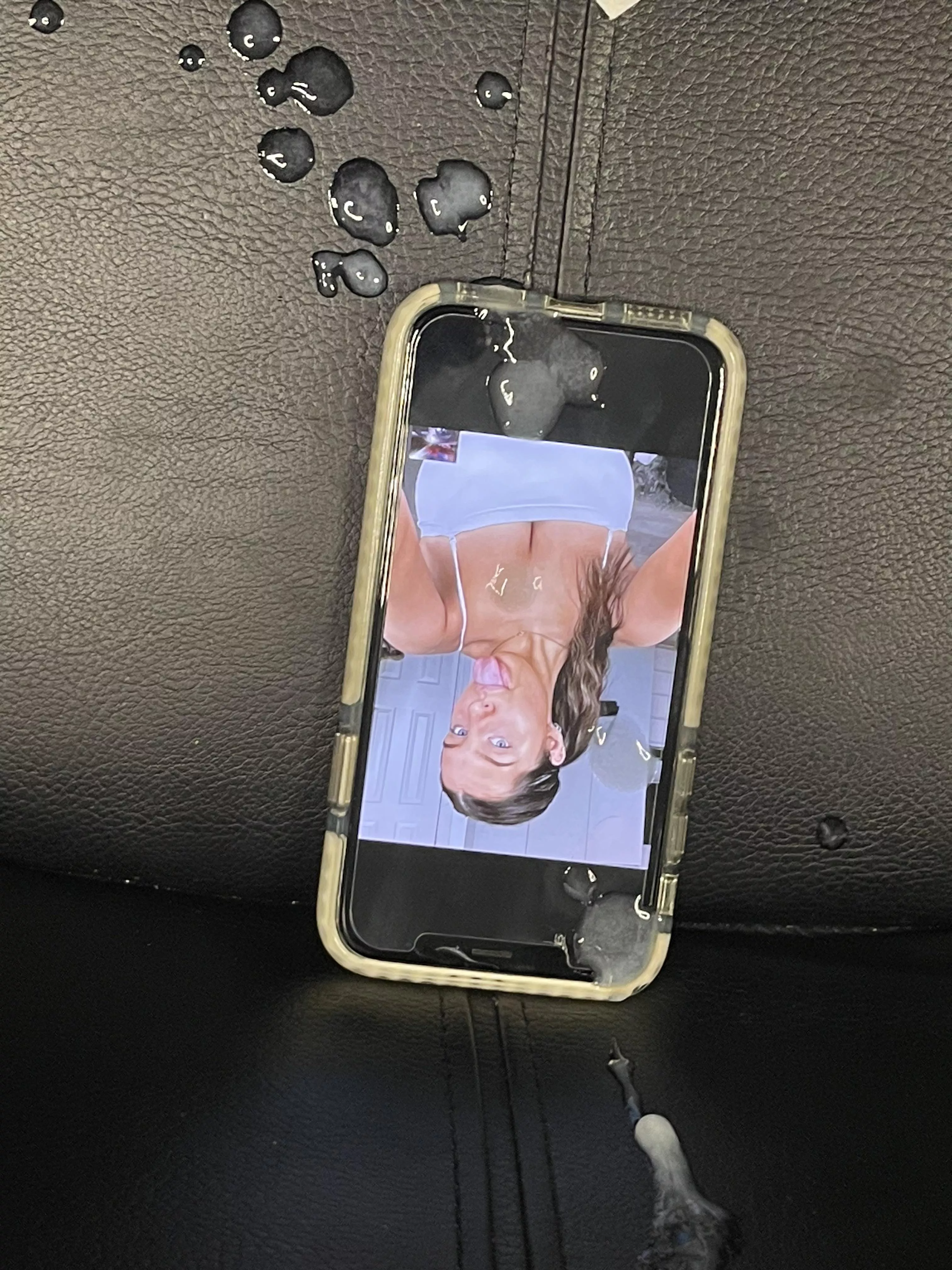 I need a girl to give me panties posted by S_Reyes