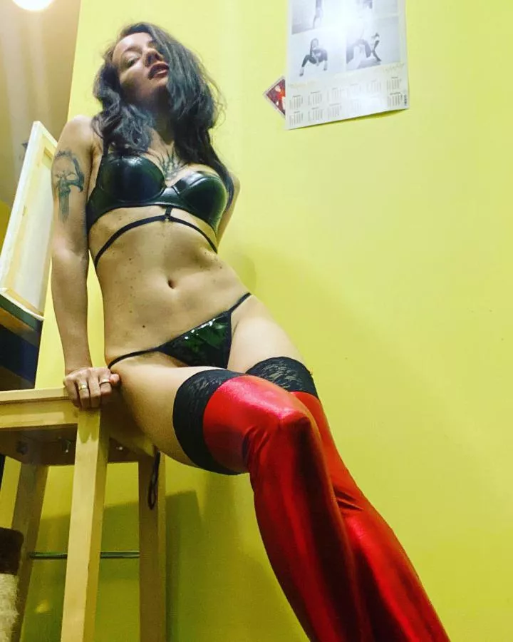 I need a royal sub❤️❤️ posted by mistress_alex66