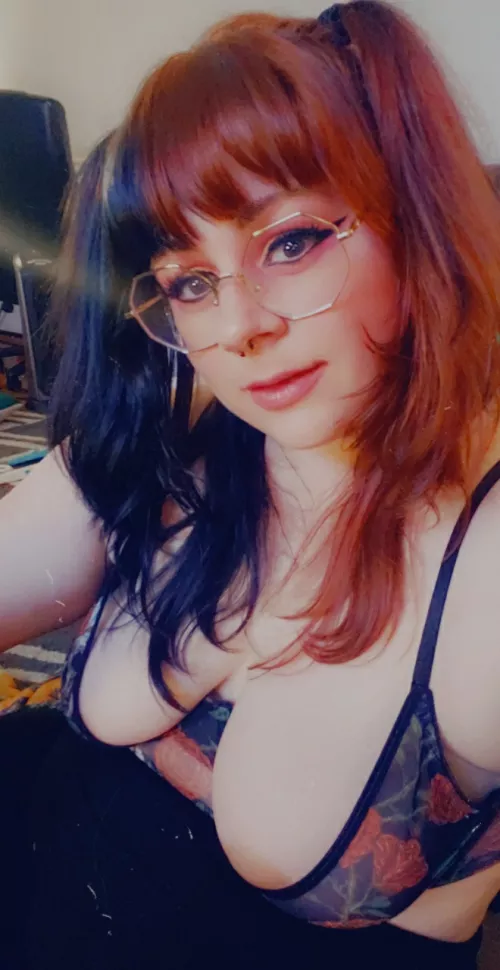 I need more music to listen to... What's your favorite song, Daddy? by Bratty_WilloWisp